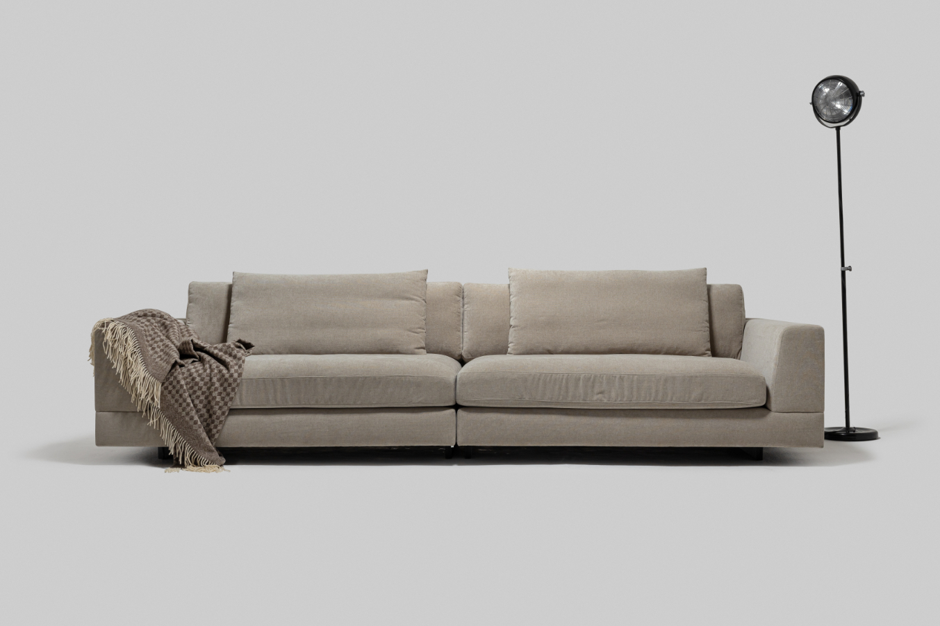 Дизайнерский диван AMUR прямой 3